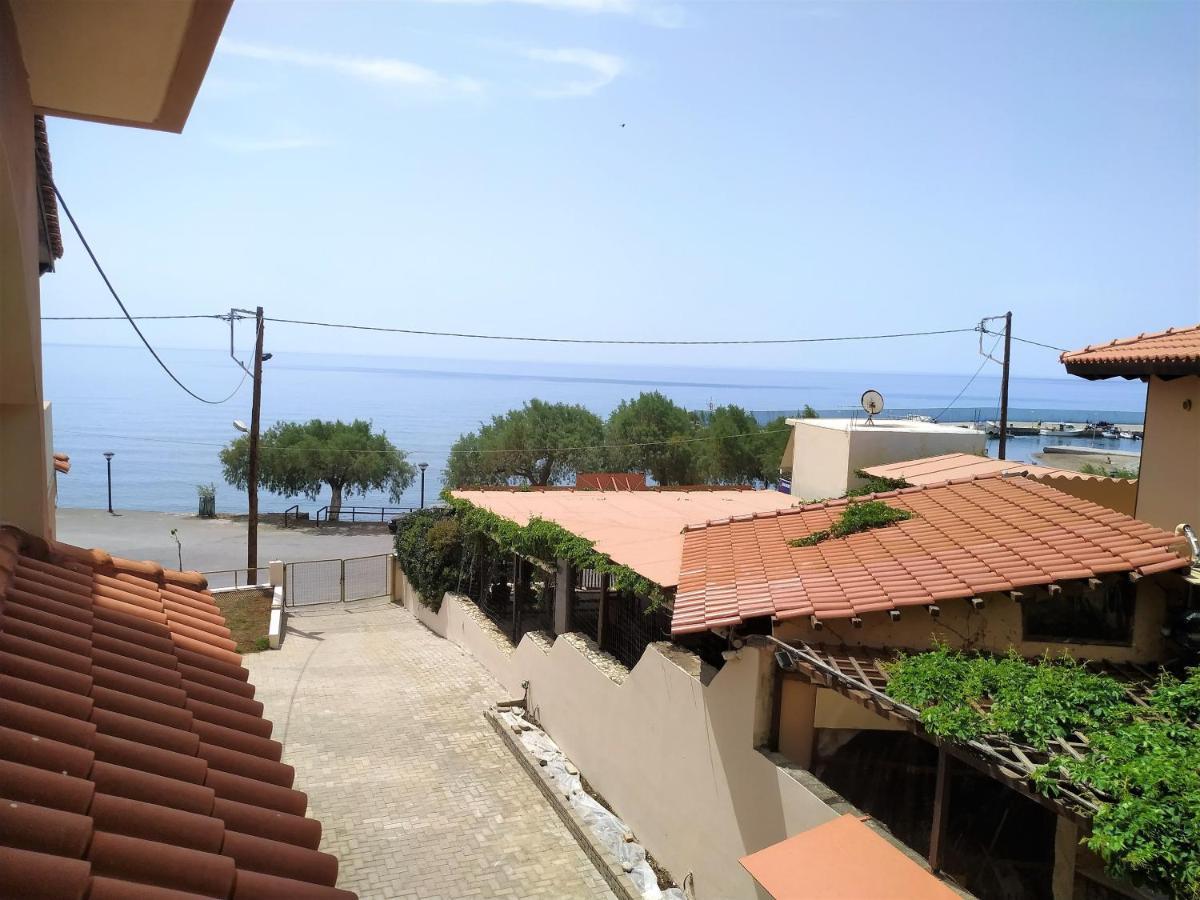 Eutuxia Sea&Mountain Apartment - Tsoutsouros Екстериор снимка